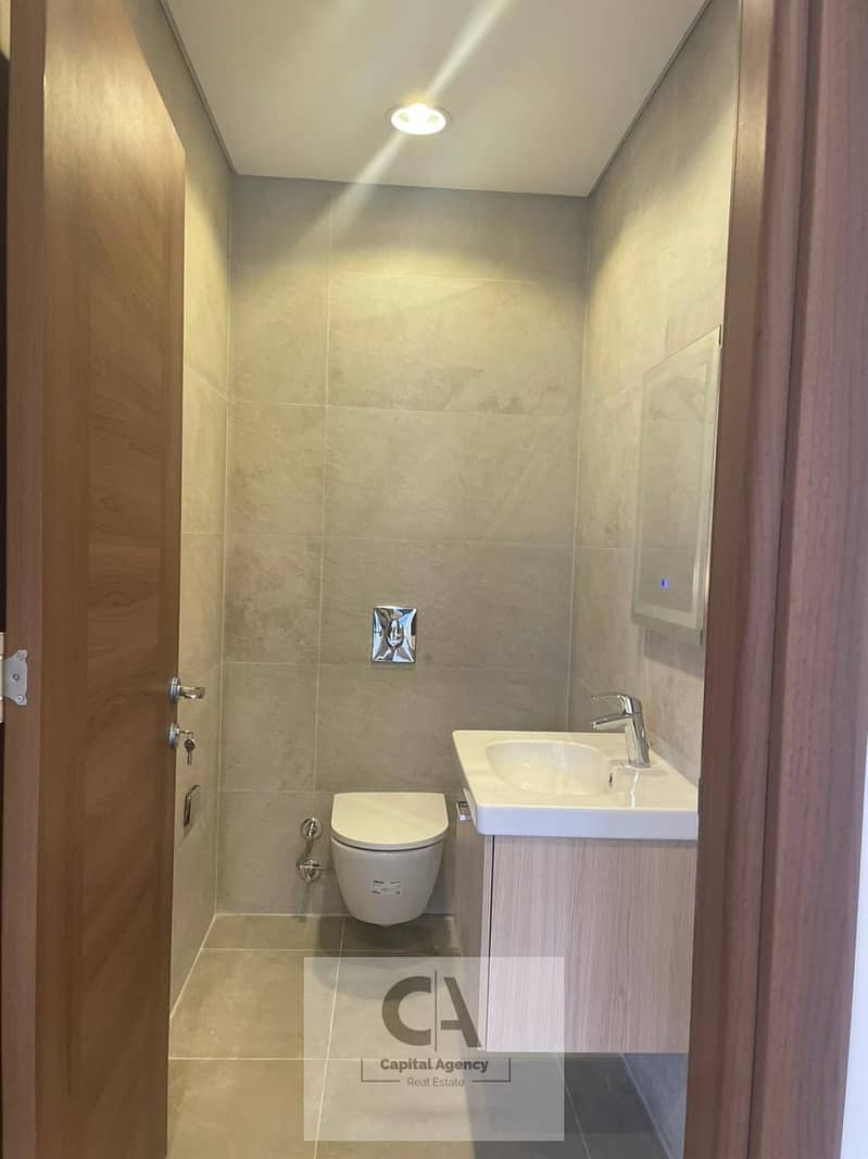 6 2f823697-e8aa-49b4-bf3b-f111e567f6b8. jpeg