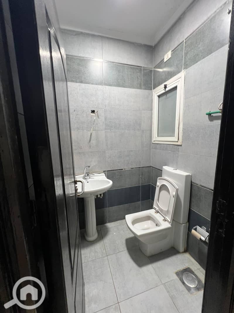 5 7763b8eb-6bde-4c9a-9aa0-311f23555f6c. jpg