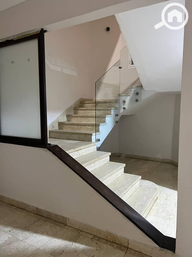 8 c7784291-d1cd-4415-9bec-ee540f69642c. jpg