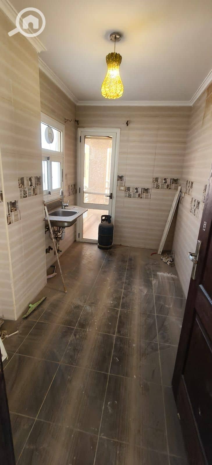 4 6c2303fb-9510-4b17-bd3f-6ddb22592156. jpg