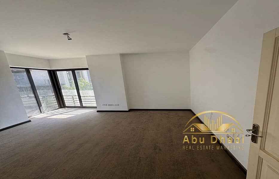 5 76c42bb7-41fc-4ca5-9ac2-3653b958f204. jpg