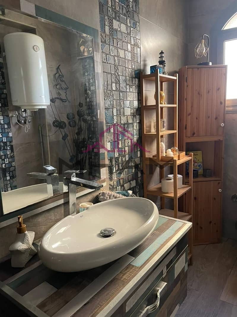 33 photo_6008363410216651801_y. jpg