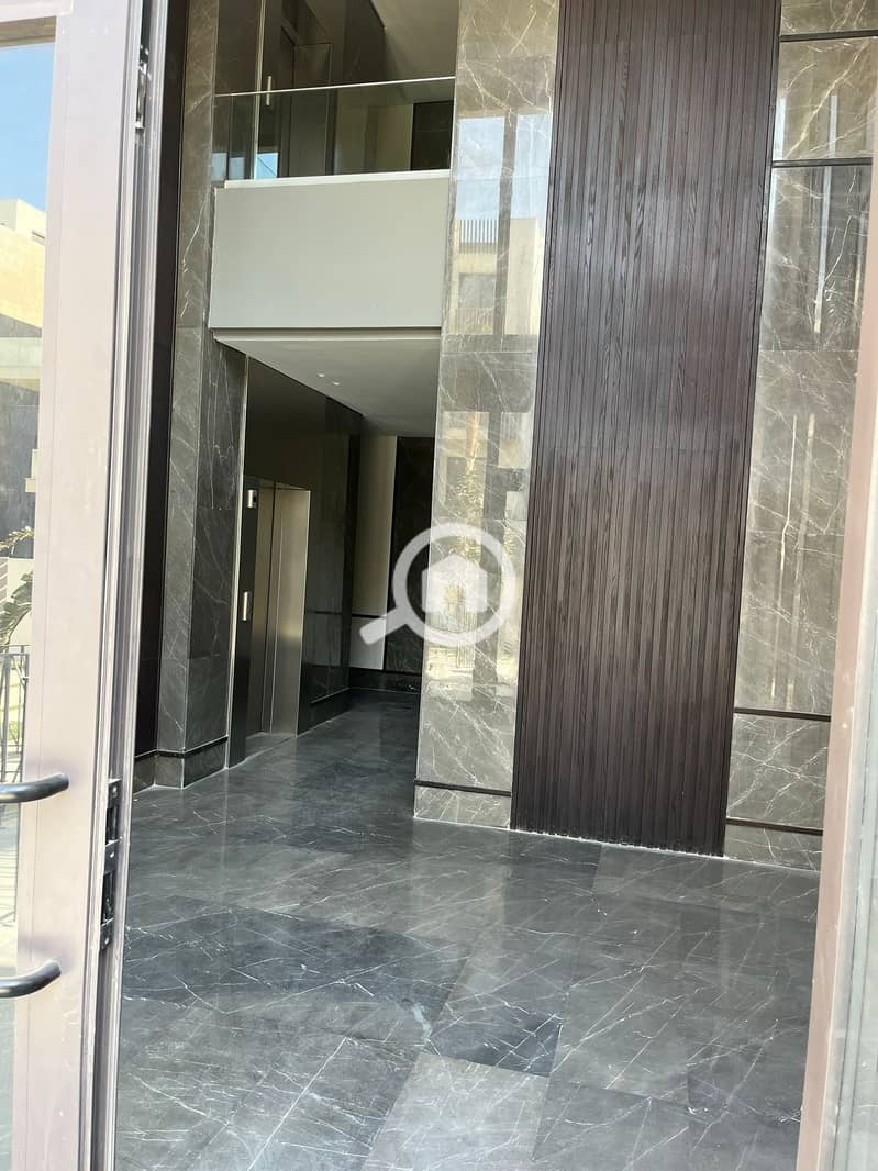 6 27e4bc67-6410-48d6-8bae-e68dfdae147b. jpeg