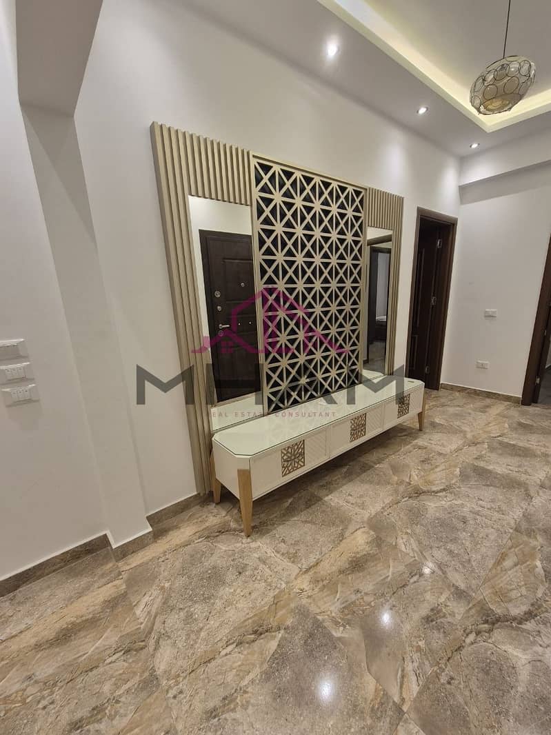 4 photo_6008363410216651737_y. jpg