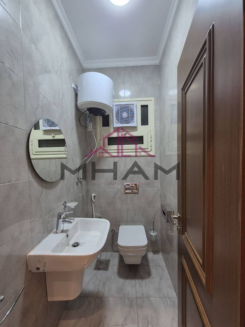 11 photo_6008363410216651748_y. jpg