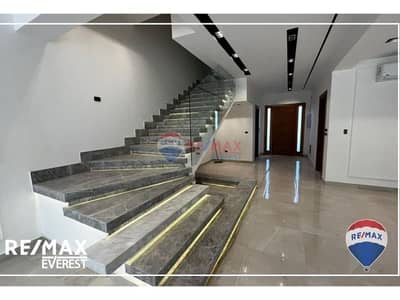 تاون هاوس 5 غرف نوم للبيع في 6 أكتوبر، الجيزة - original - 2026-01-18T114248.185. jpg