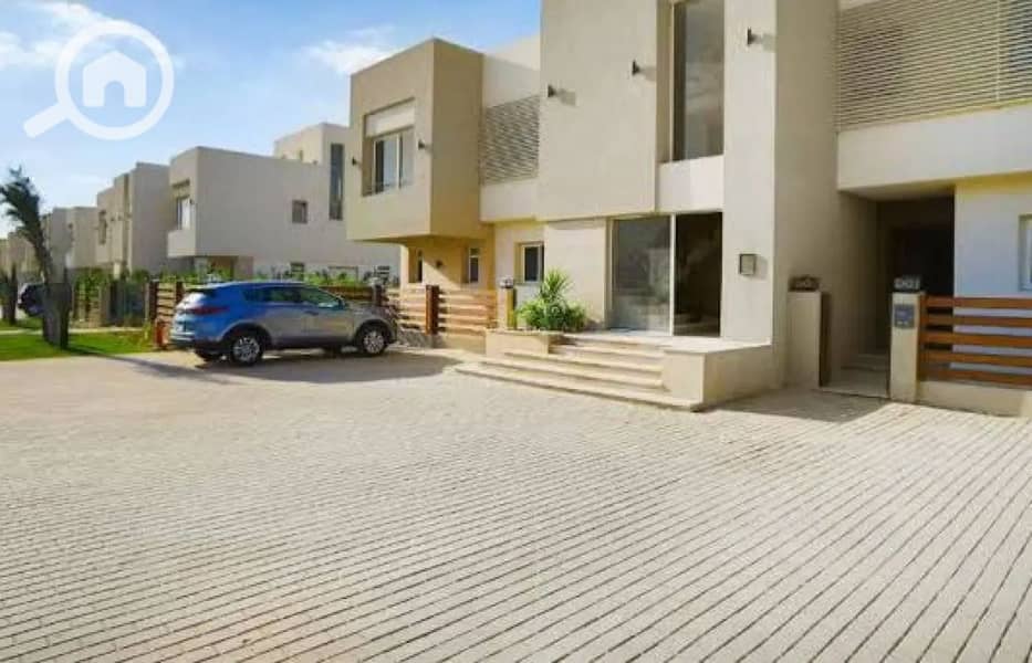 3 7381944-19d80o_1400x900. jpg