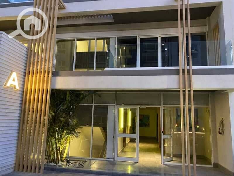 9 7a2d4adb-c43e-445c-983b-e505273ecab3. jpg