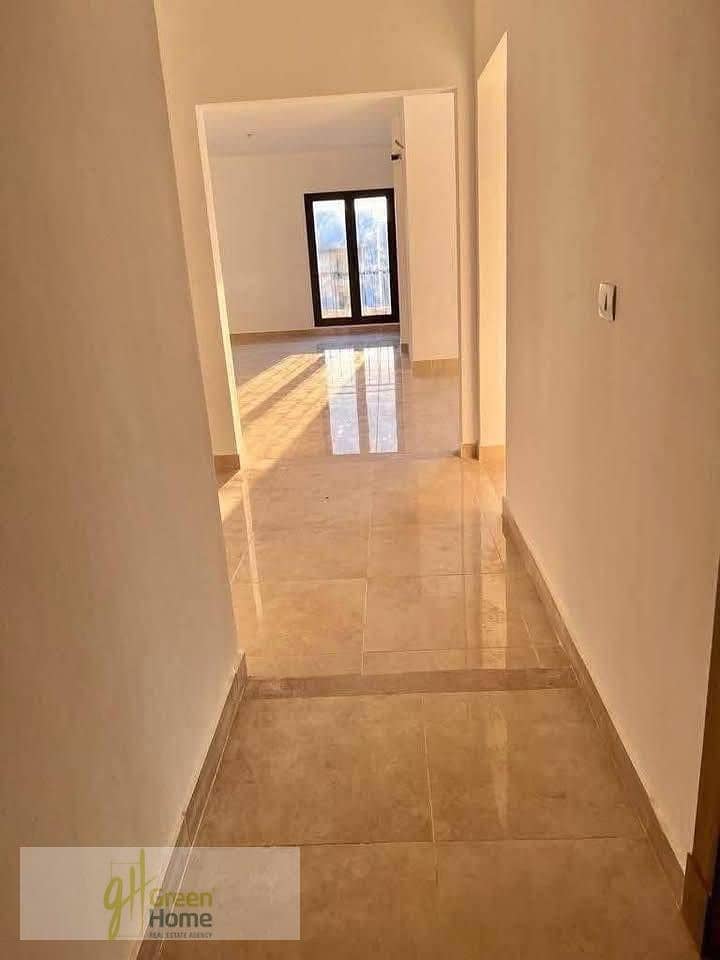 8 شقة للبيع في Fifth Square. jpg