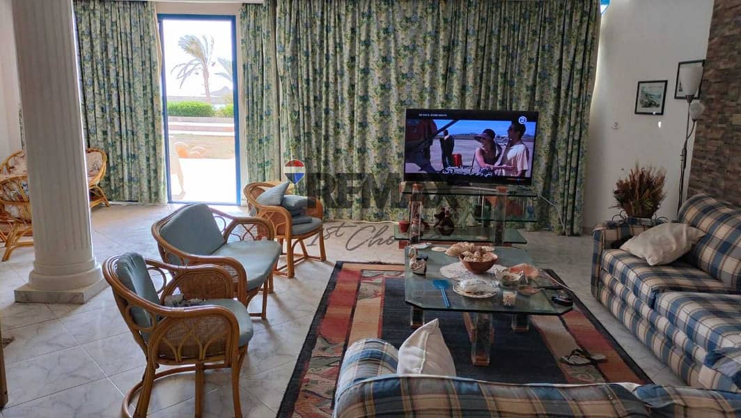 10 0748e3e1-3b06-447c-a54c-38d8de1c3263. jpg