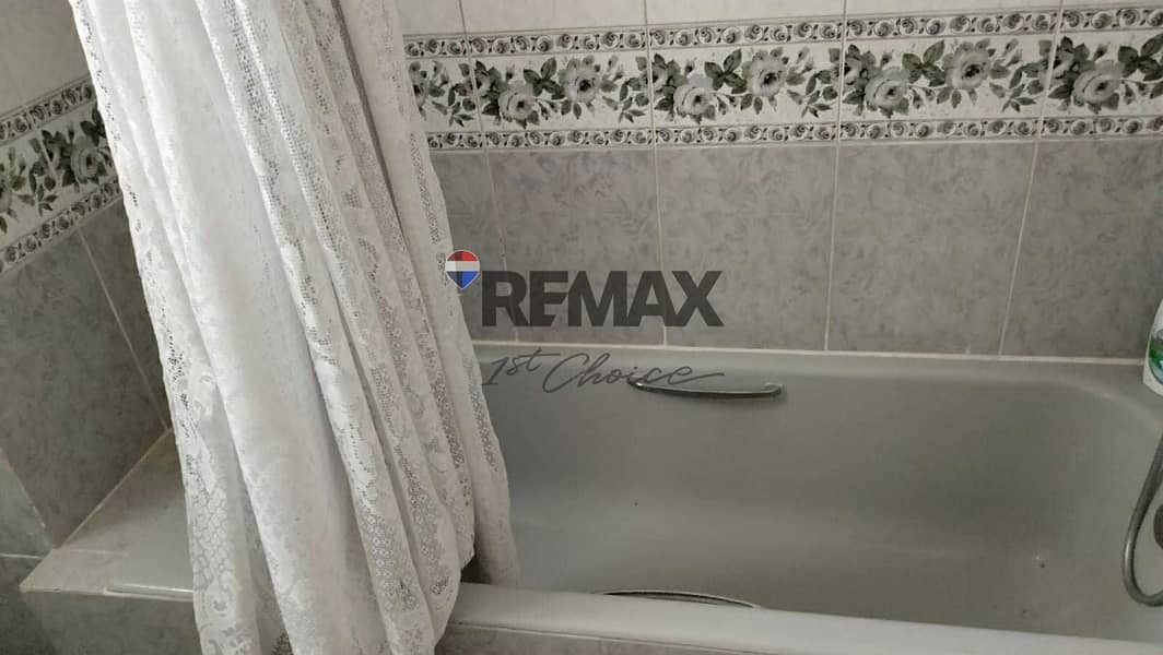 23 c09dae3b-9c2f-4909-8b7e-31889a8dc21c. jpg