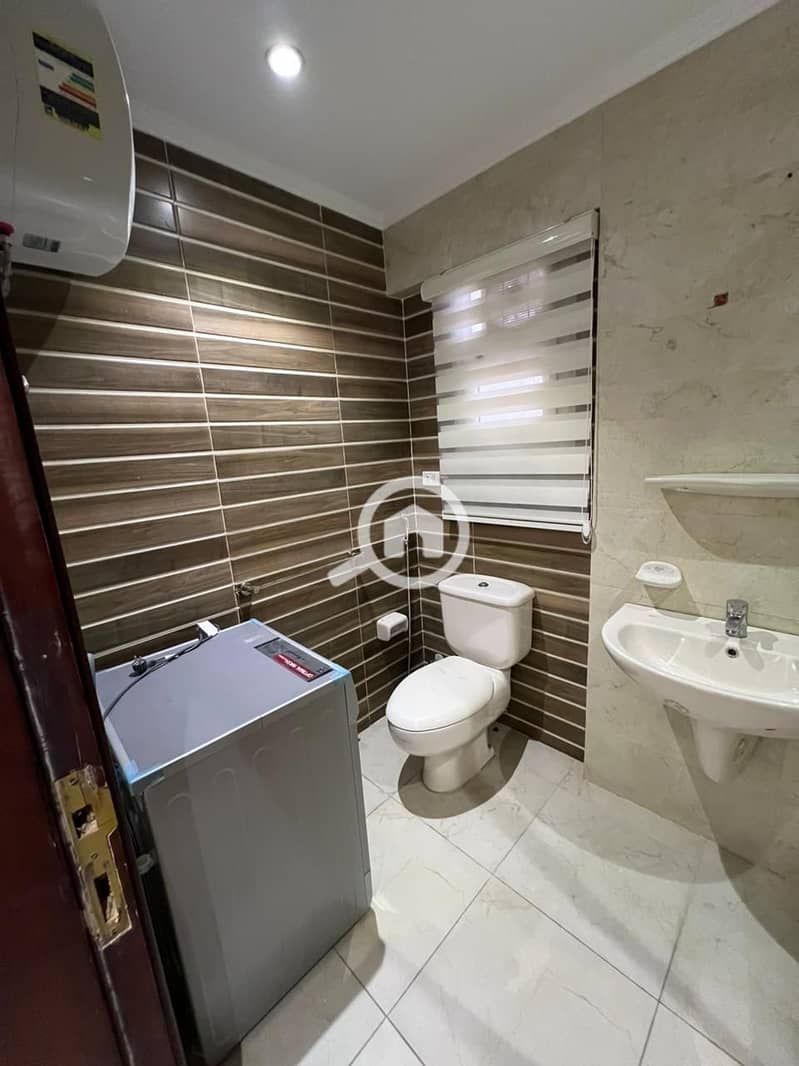 8 3aad42a5-d10c-4318-987d-73dfb99e0361. jpg