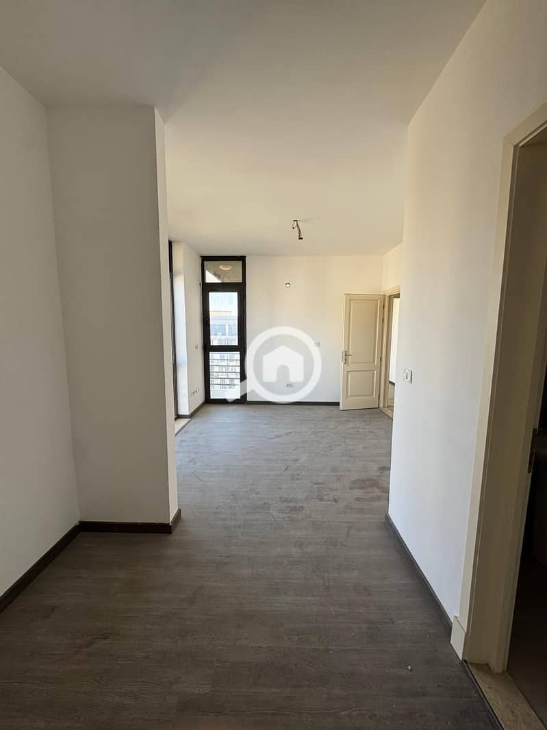 6 0152d2fd-5c46-4c14-8fbe-599121931a8d. jpg