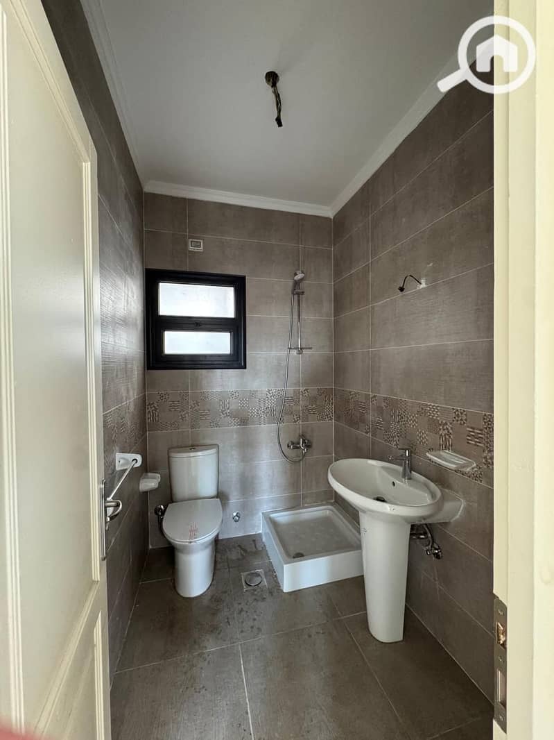 7 452b5141-5b66-423a-a244-a09744255b68. jpg