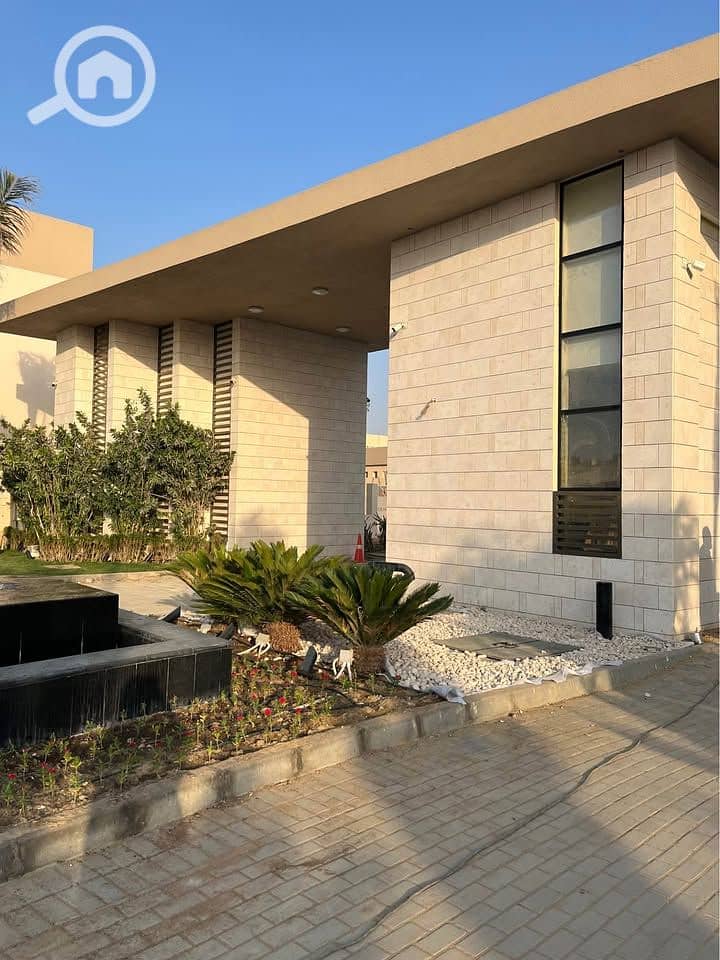 7 556452596_1127948622763702_4364599436776507396_n. jpg