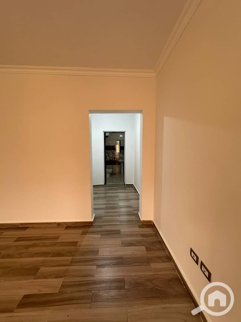 13 f5e6a8b2-63f6-4d68-b5c4-d31a8038d739. jpg