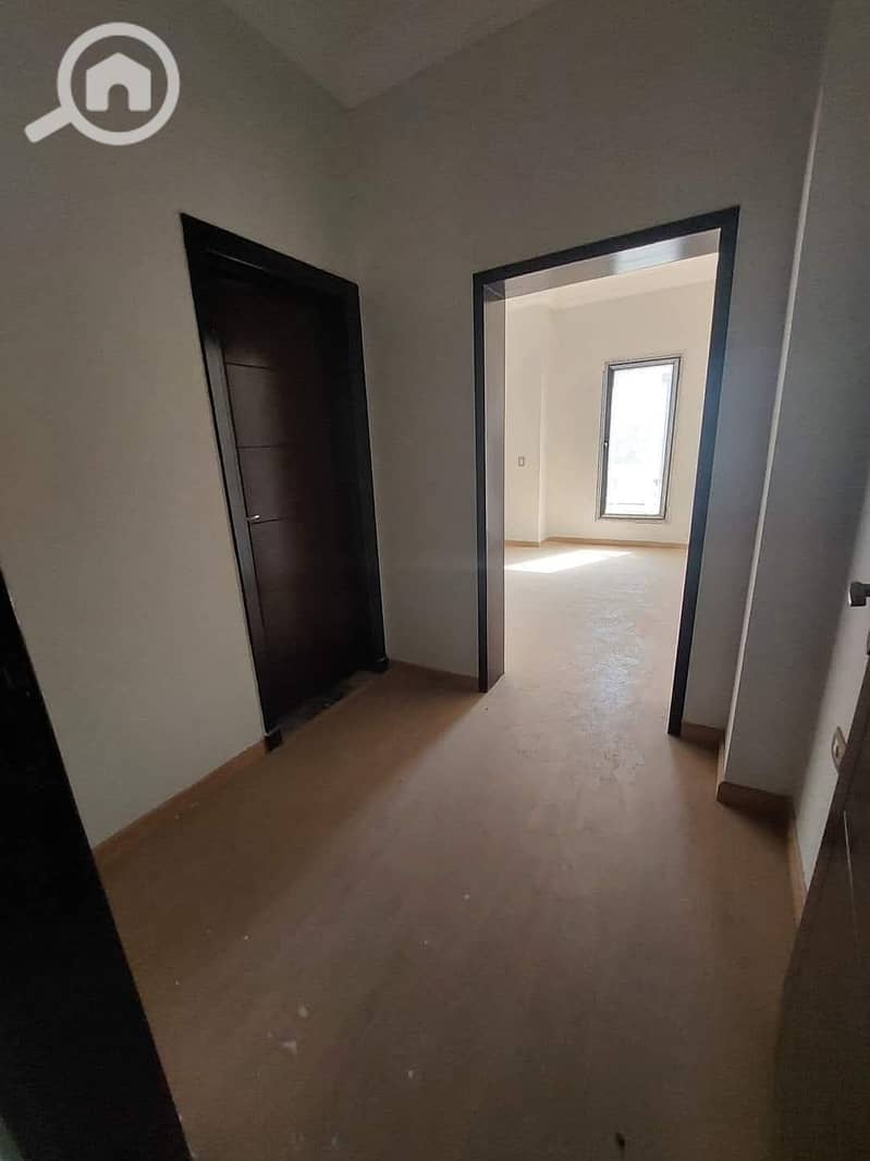 10 ab2fe9a7-49da-4b09-a482-7875a6cb0bc0. jpg