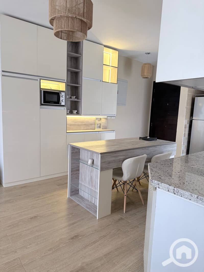 2 0b5bd199-a3d5-41c4-9683-888650363364. jpg