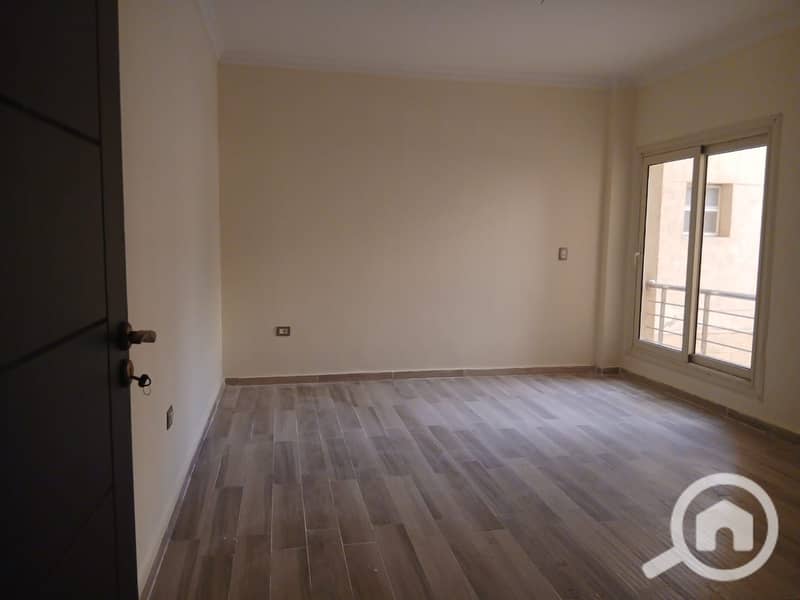 4 WhatsApp Image 2025-04-12 at 15.39. 33_8c954fe2. jpg