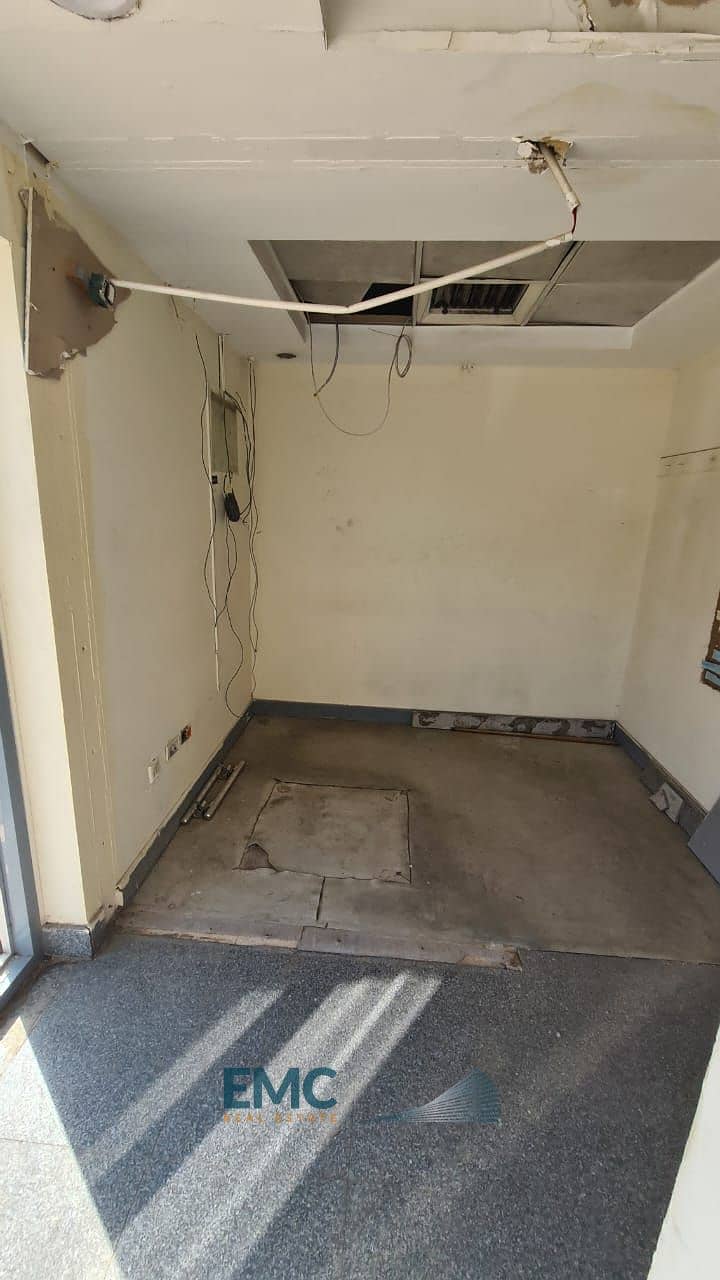 6 WhatsApp Image 2025-12-21 at 11.48. 22 AM (1). jpeg