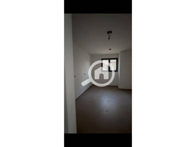 2 WhatsApp Image 2025-05-04 at 16.03. 58_831facb4. jpg