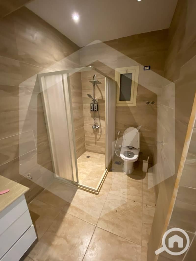 12 Zayed 2000 12. jpg