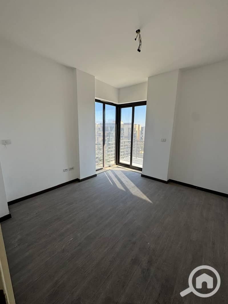 2 e5991796-5502-41ce-b7f5-b9ef3c83eb46. jpg