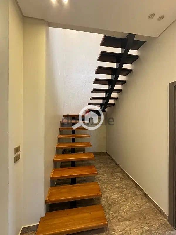 4 WhatsApp Image 2026-01-11 at 20.00. 33 (1). jpeg