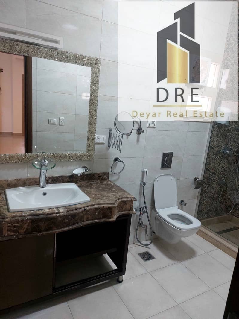 4 6bf4846d-1841-40f4-bca1-86e828d7d952. jpg