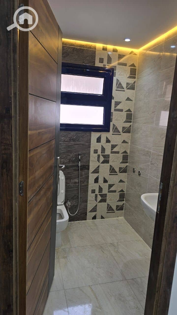 10 7f7999e4-536e-49e8-a562-9ed81c6c1755. jpeg