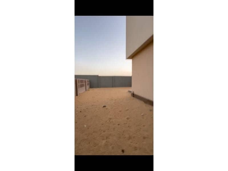 9 d145dfab-02ec-40b6-b34a-7b4c458d3d25. jpg