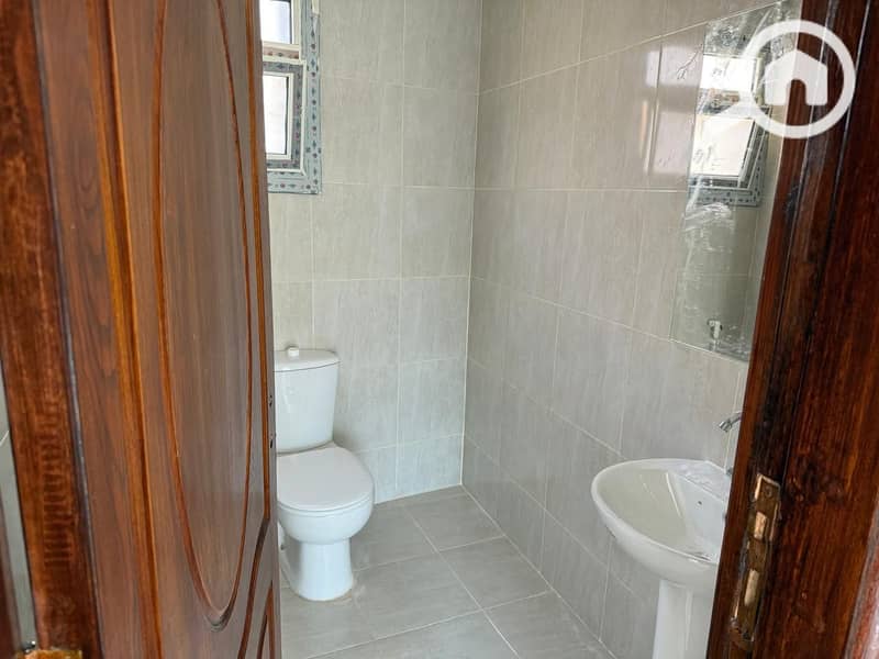 4 59ed427c-978a-4b2c-9be4-e98c4ecf9812. jpeg