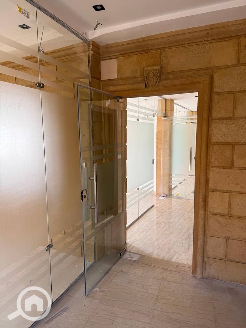 6 d9b30f0e-4a0d-41b7-8118-c445095a476e. jpeg