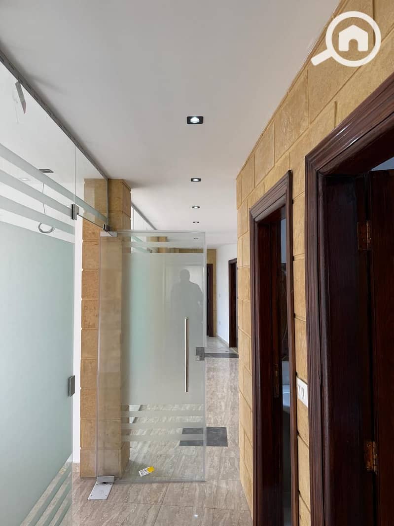 8 64f79025-225e-4c3d-a8e5-eab9b1d170dd. jpeg