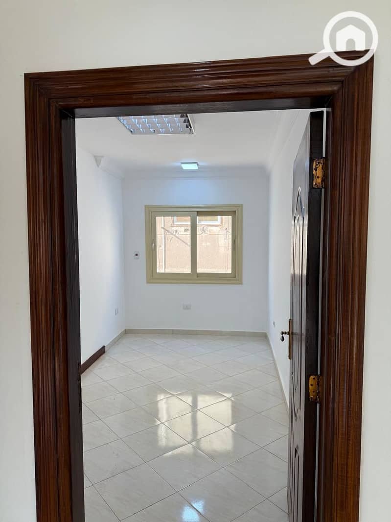 14 651d5dfb-daee-4265-b977-1e6f641365c1. jpeg