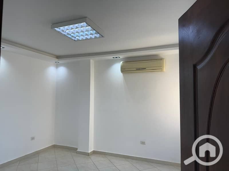 18 60f021b8-7359-48da-bfe6-bb3aa631dc56. jpeg