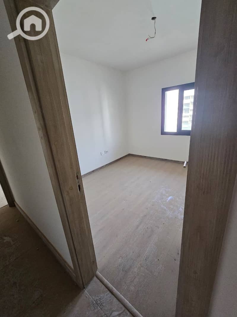 13 a07bfeef-2c18-4ced-995f-9a869a8f1225. jpeg