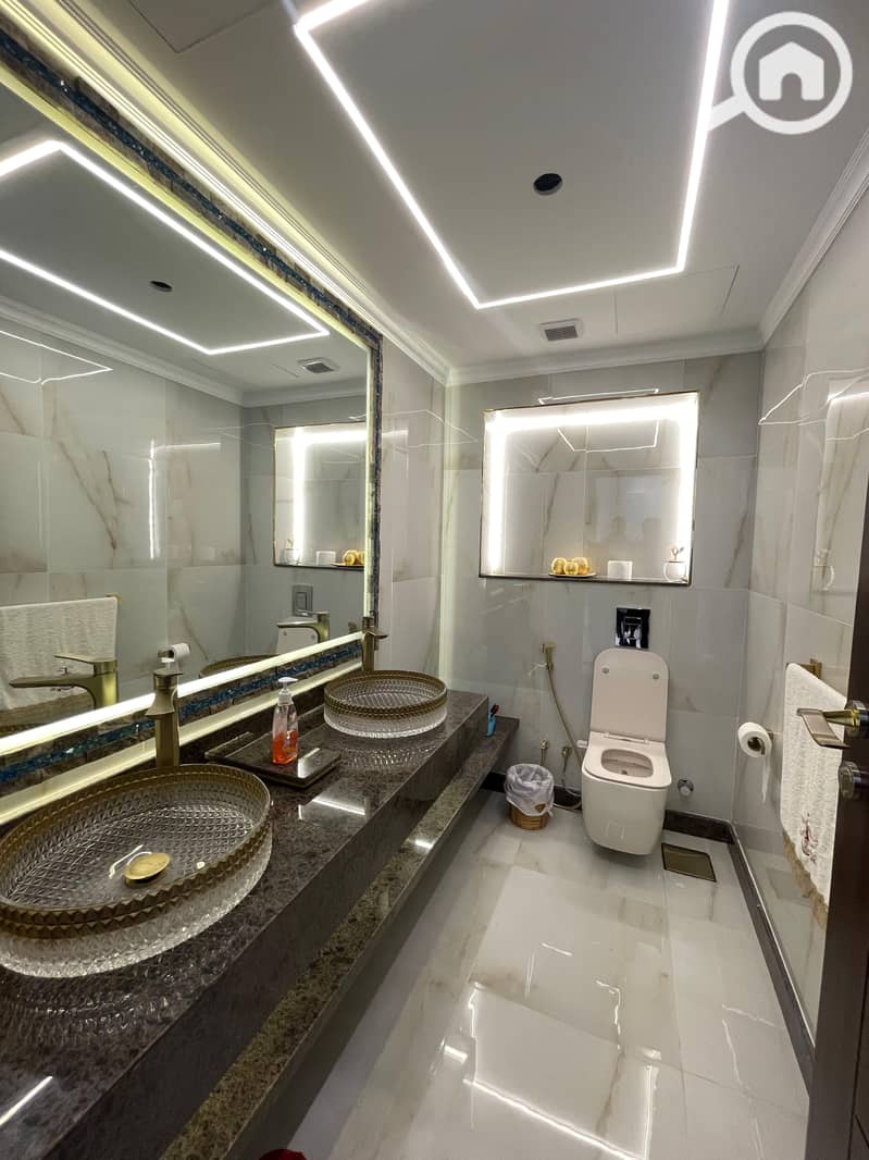 5 3fa65a6c-e919-4065-9c47-255d48c40b9a. jpeg