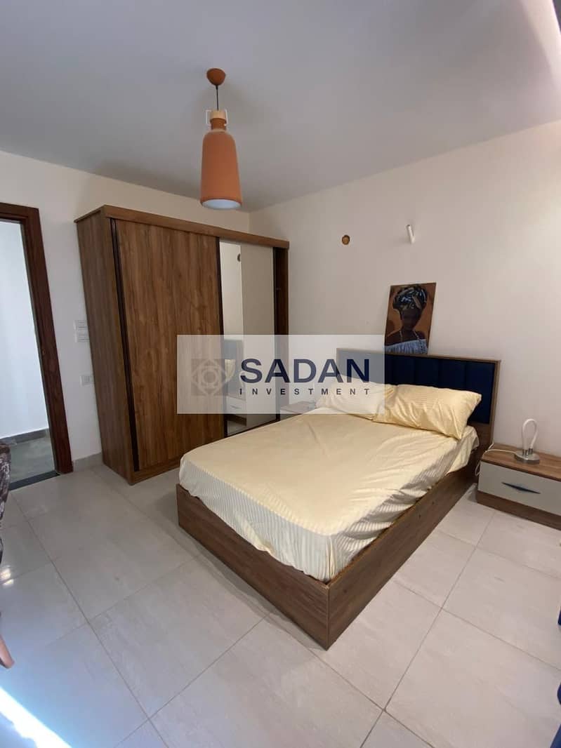 4 c718bb17-3ab1-4850-9d57-393f2b1dce4c. jpeg