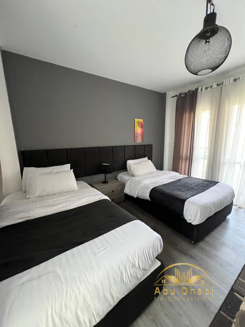 4 c035e019-1eda-4899-ba88-a8640304f4a0. jpg