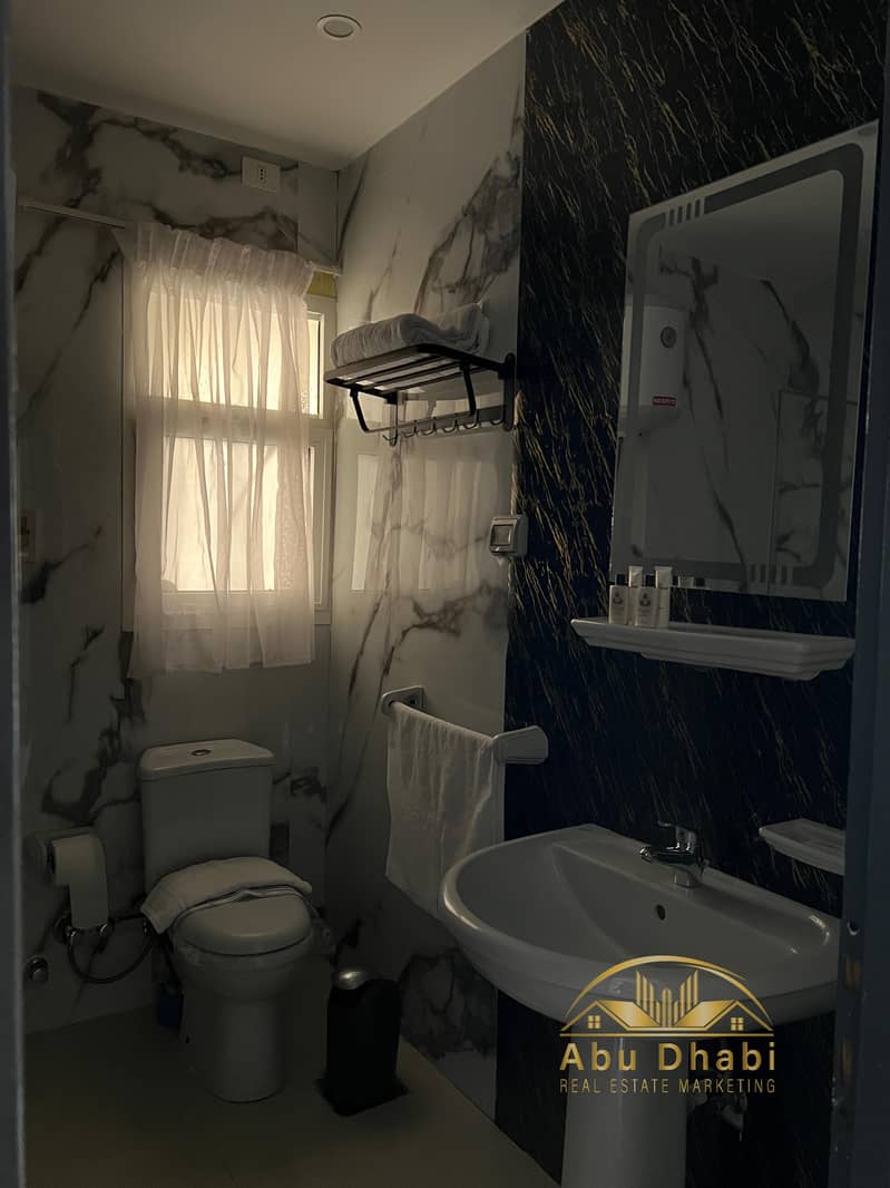 10 3211b364-852a-4e6c-917c-60c730d3c3c1. jpg