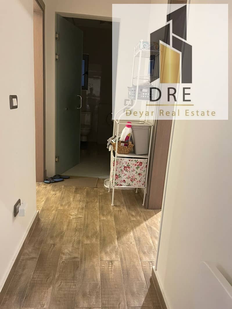 3 986f7e6c-9ed5-4b04-8e0f-8e6a04b358f7. jpg