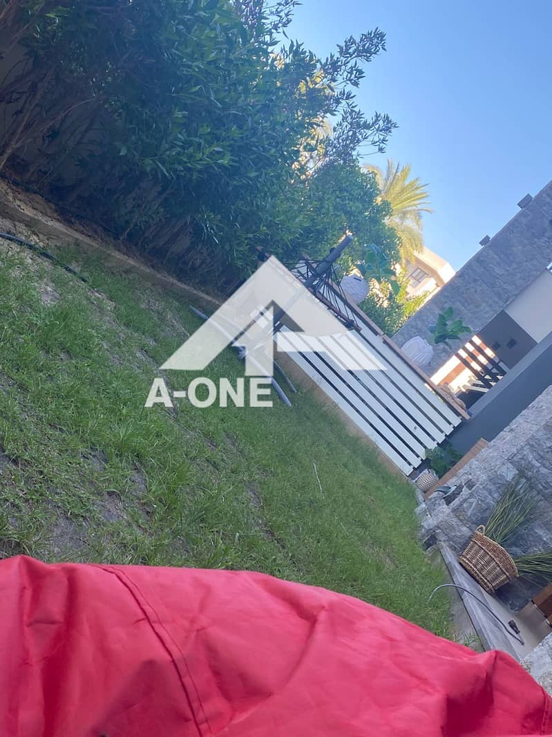 6 0a79cff3-a61e-4a50-bf46-a9ab87b8a962. jpg