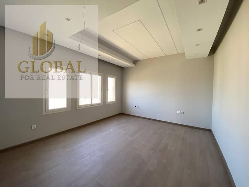 15 957bedc4-6ad2-4422-b564-ee73c04e6b74. jpg