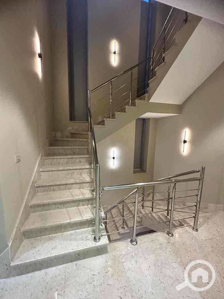 13 79d535f4-0ec1-44d9-a642-e012a9e15b0c. jpg