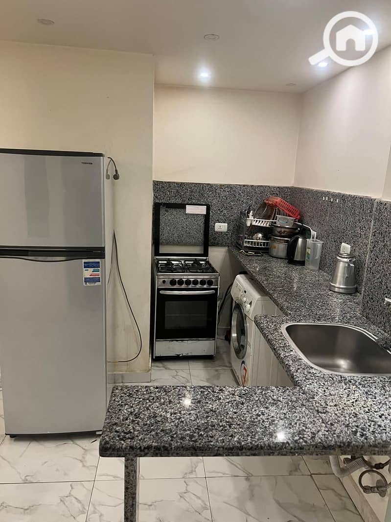 12 72195c17-d857-46ed-a2a1-c07ae351b6ae. jpg