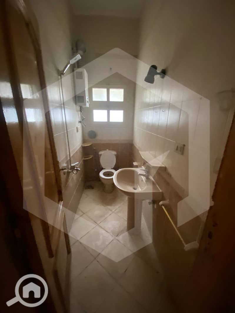 12 Zayed 2000 12. jpg