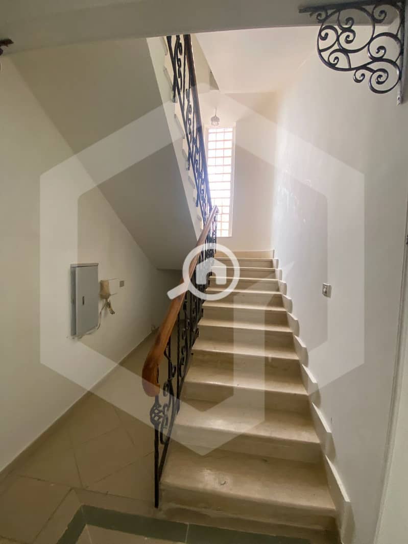 13 Zayed 2000 13. jpg