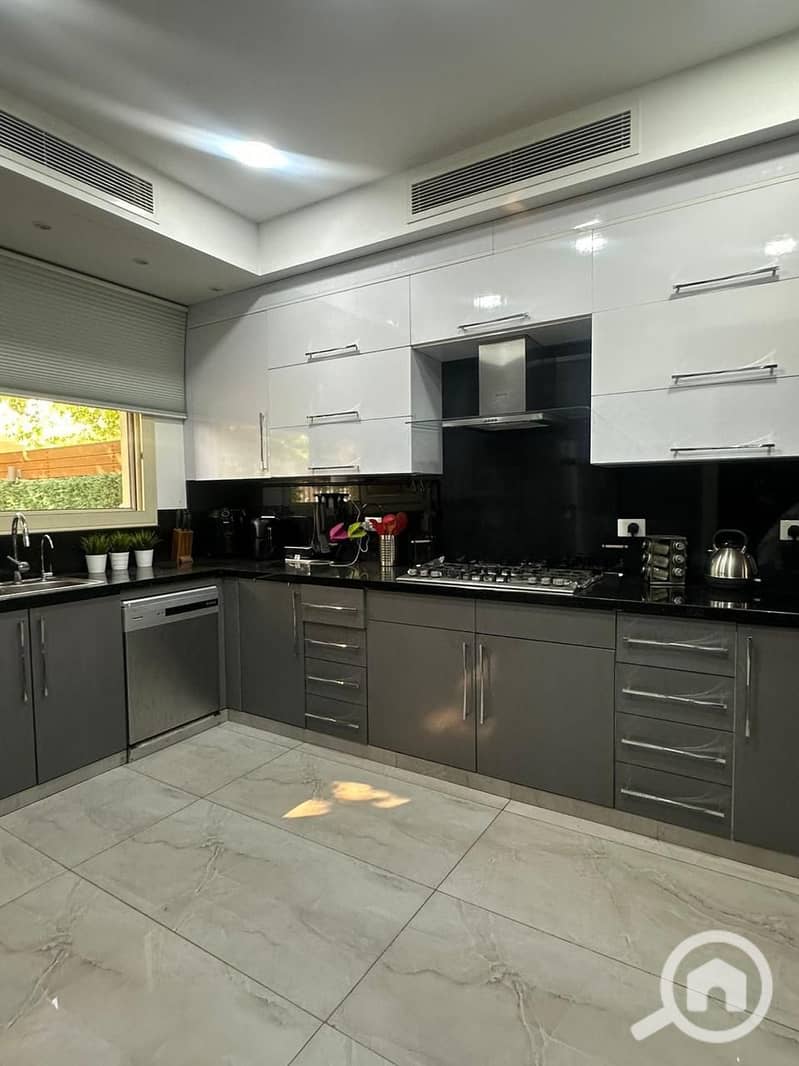 11 e7196d4b-79c4-42c9-abda-503f9343bac6. jpg