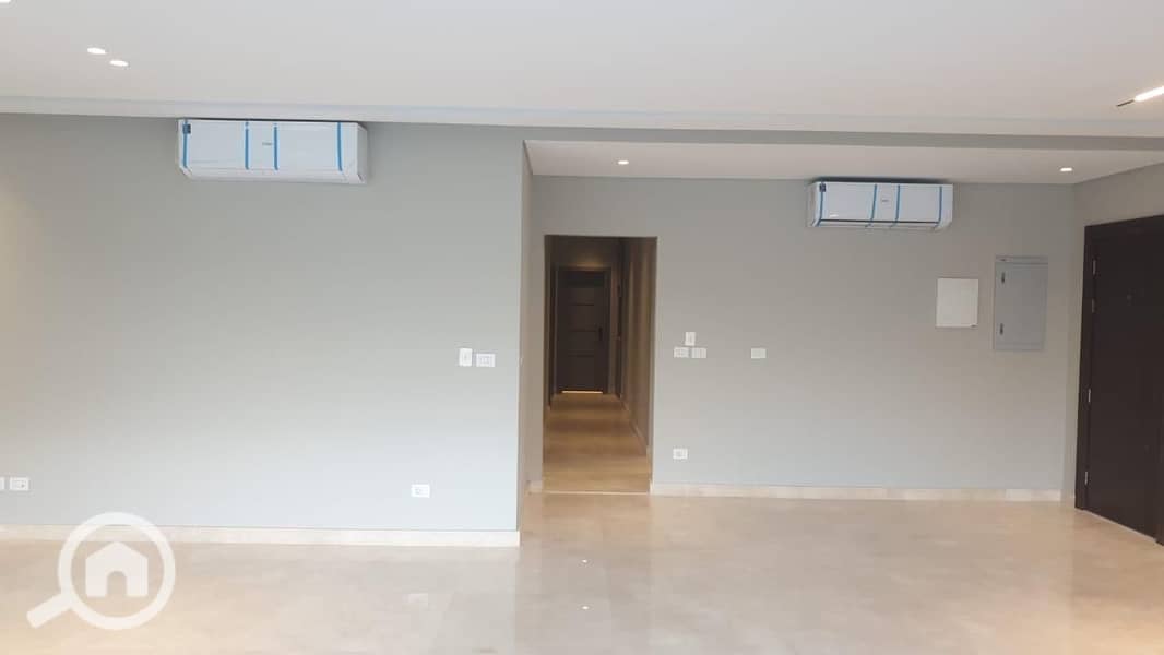 6 9842b9e8-ac6e-4cd0-aa62-54a0fac223c1. jpeg